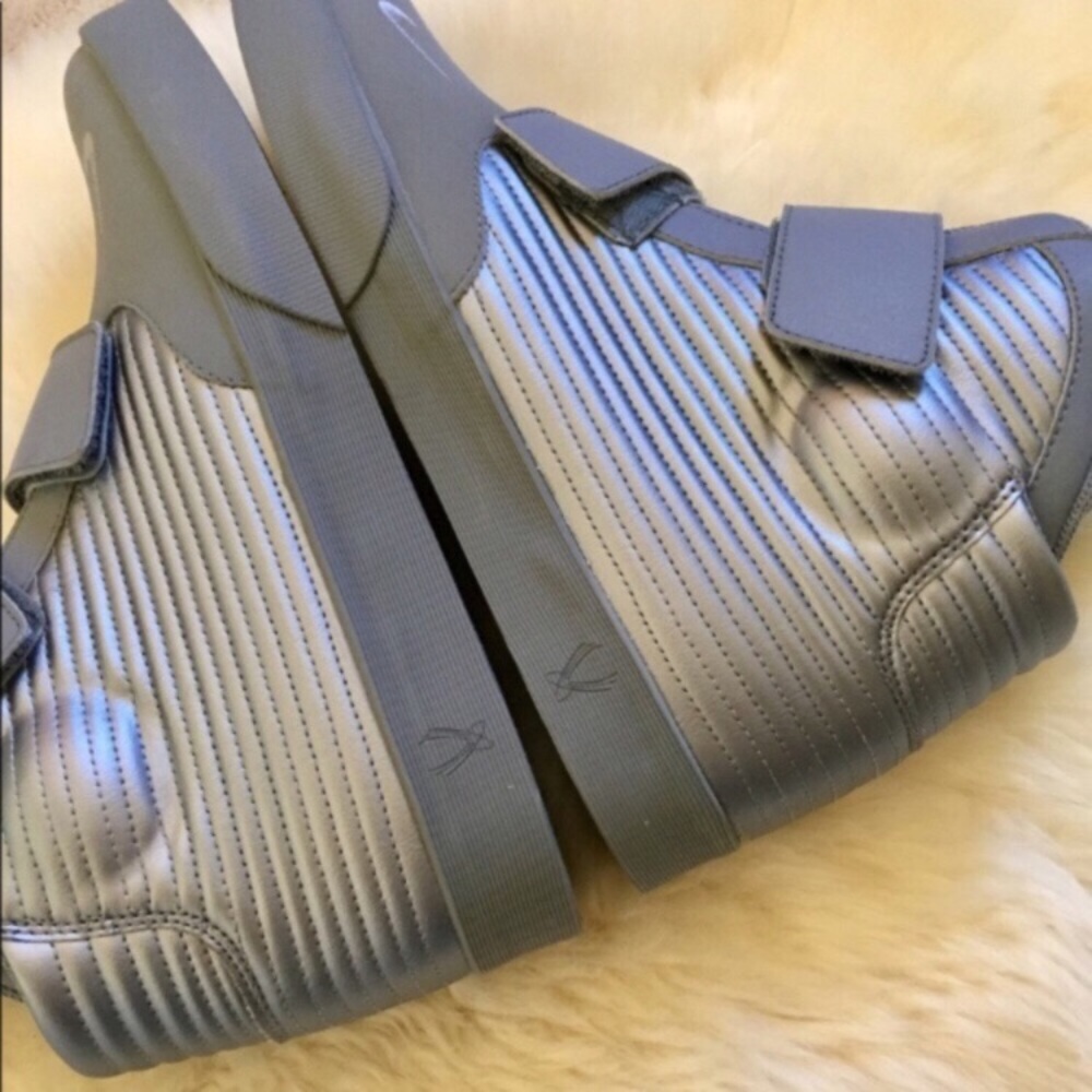 Nike Gray Flystepper 2K3 Sneakers - Picture 4 of 8
